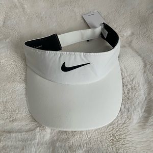 Woman’s Dri-FIT Nike Swoosh Visor